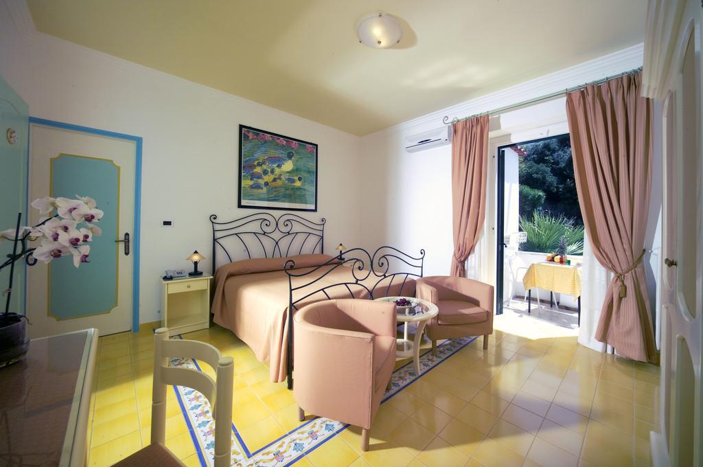 Hotel Villa Bianca Forio di Ischia Habitación foto